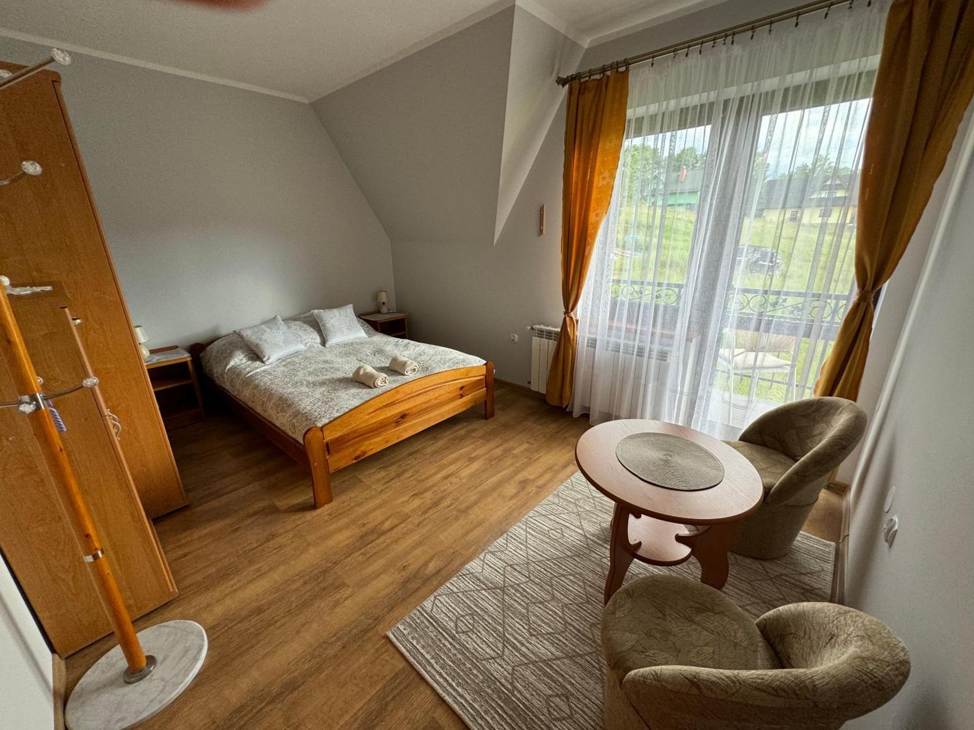 Gut Apartment Poronin Bagian luar foto