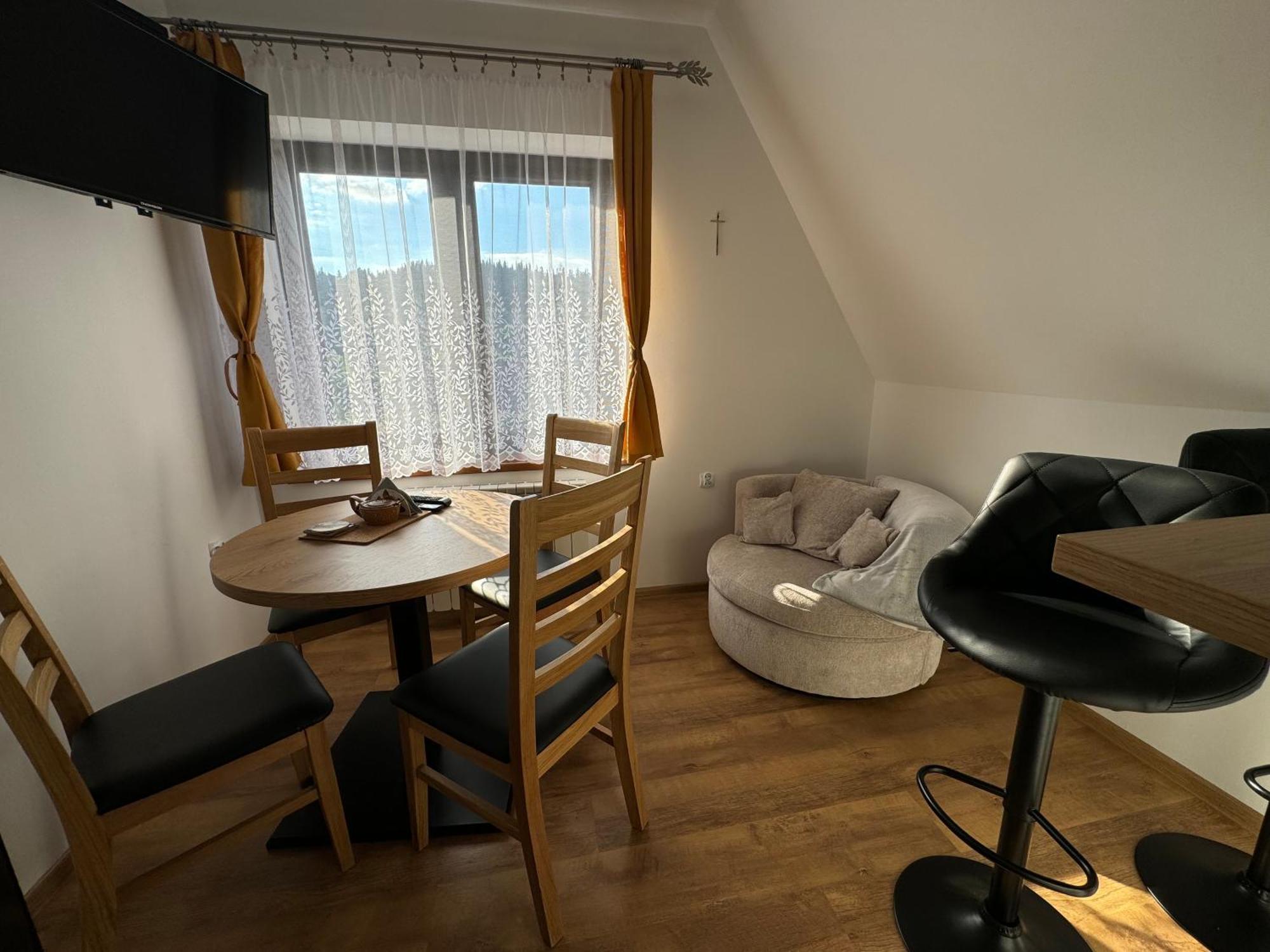 Gut Apartment Poronin Bagian luar foto